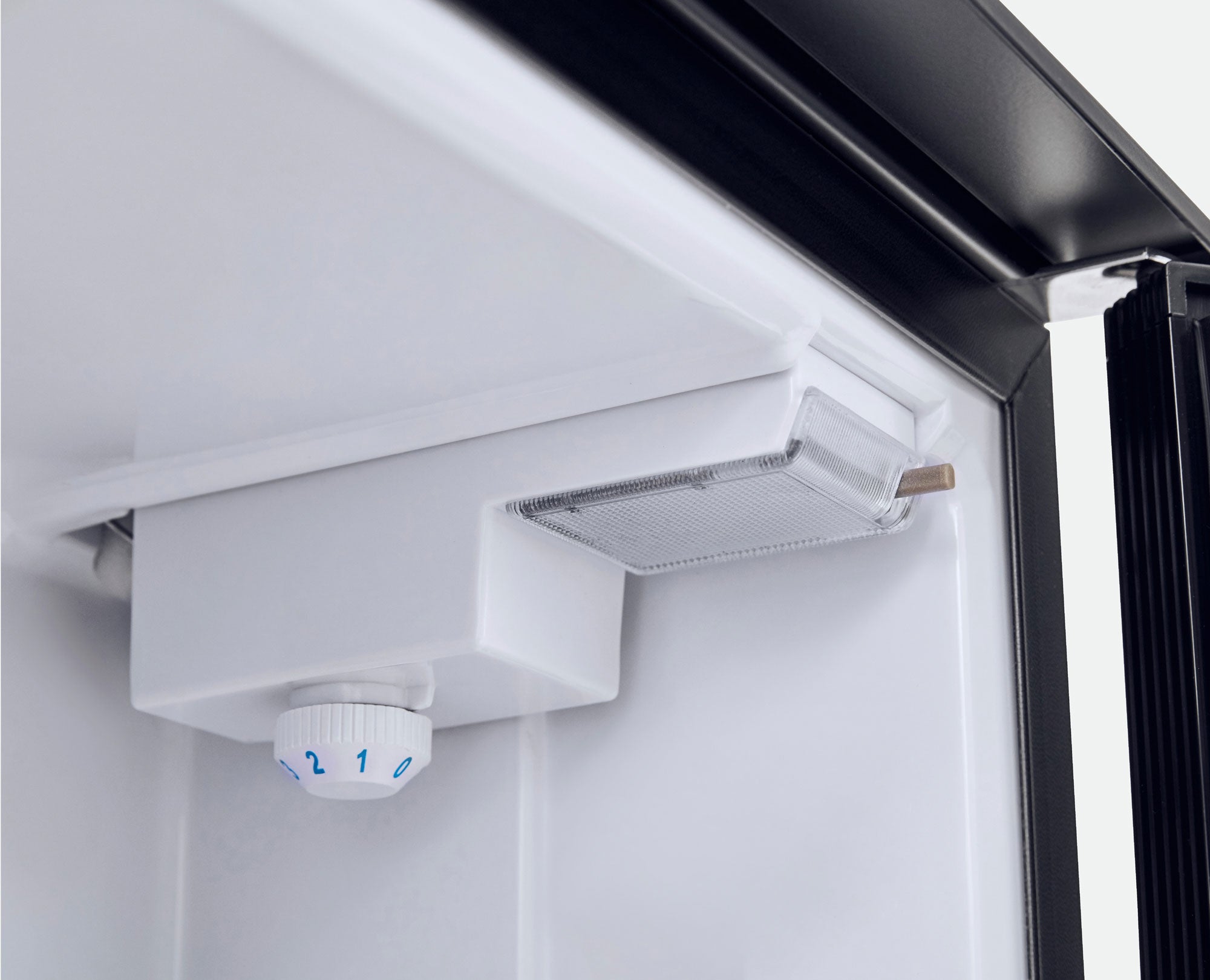 Bushman 130 Litre Upright Fridge/Freezer (12V / 24V)