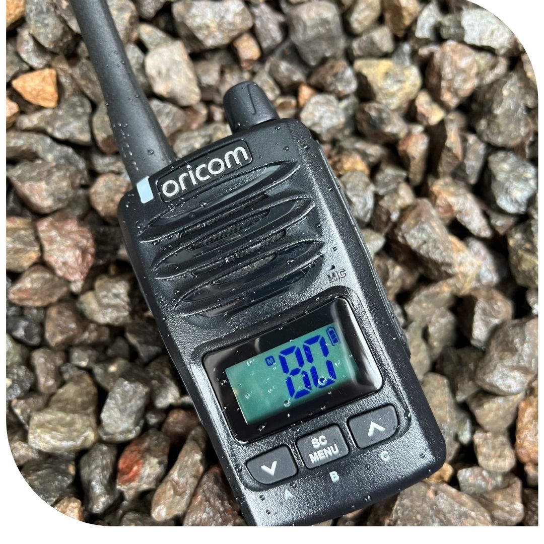 DTX600RD Waterproof Ip67 5 Watt Handheld UHF Cb Radio (Black)