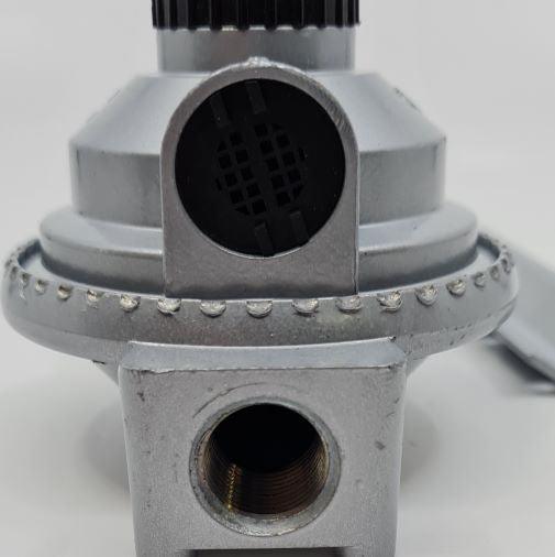 Regulator Twin Stage 250Mj 1-4 x 3-8 Fnpt with Bracket